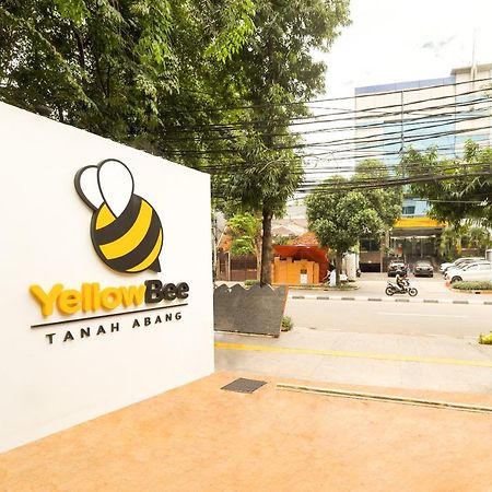 Hotel Yellow Bee Tanah Abang Jakarta Exterior foto