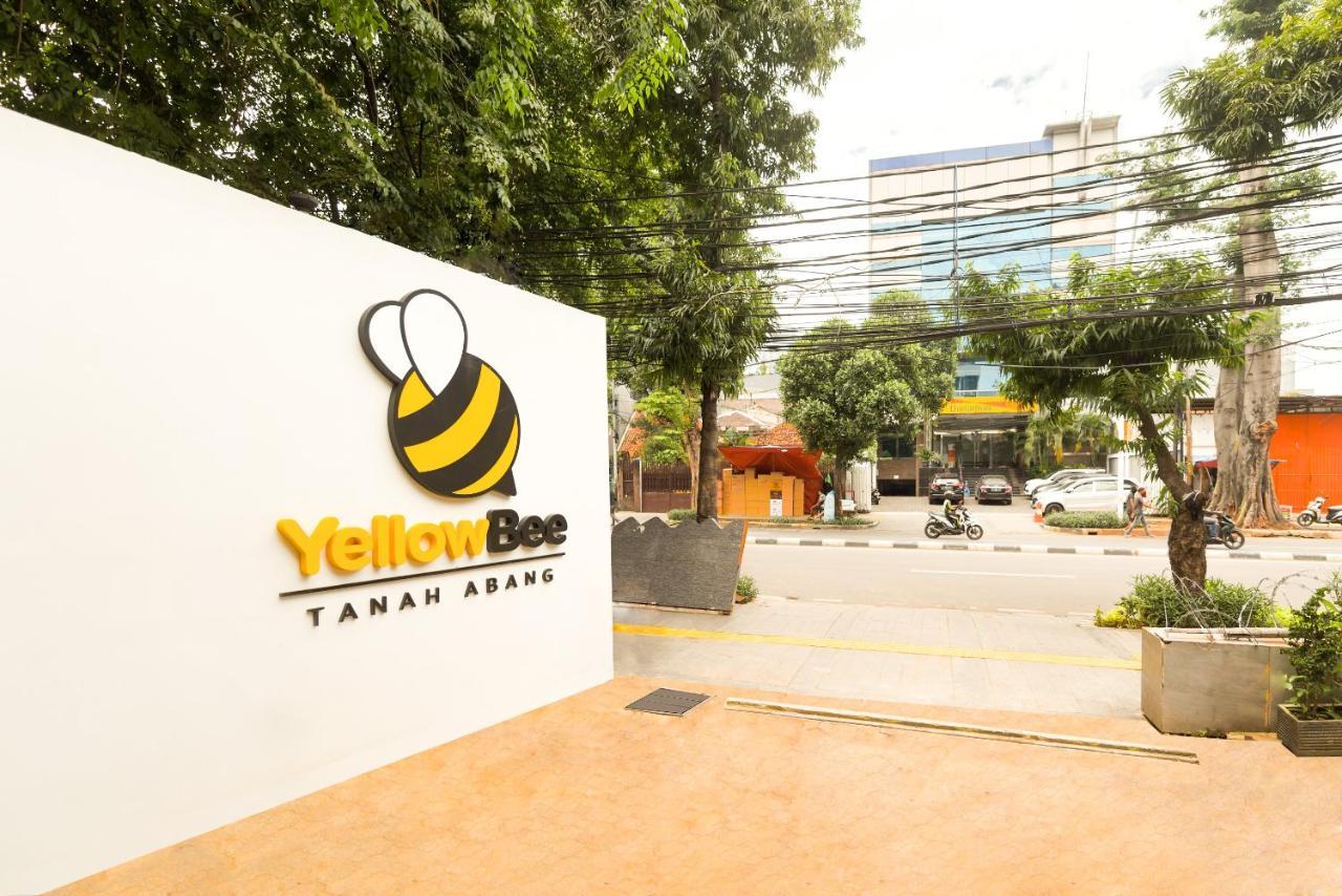 Hotel Yellow Bee Tanah Abang Jakarta Exterior foto