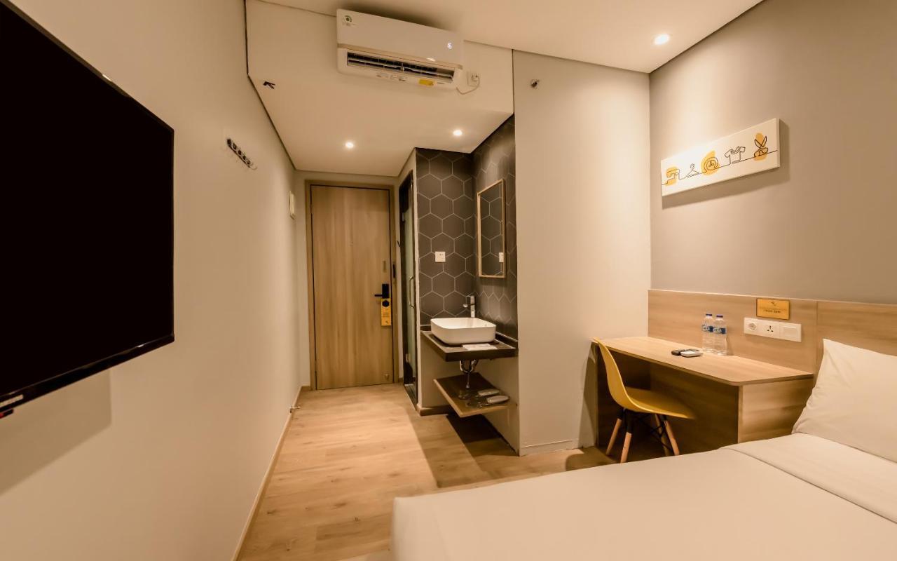 Yellow Bee Tanah Abang Jakarta Exterior foto